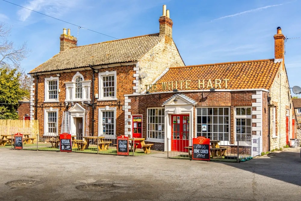 The White Hart Inn exterior